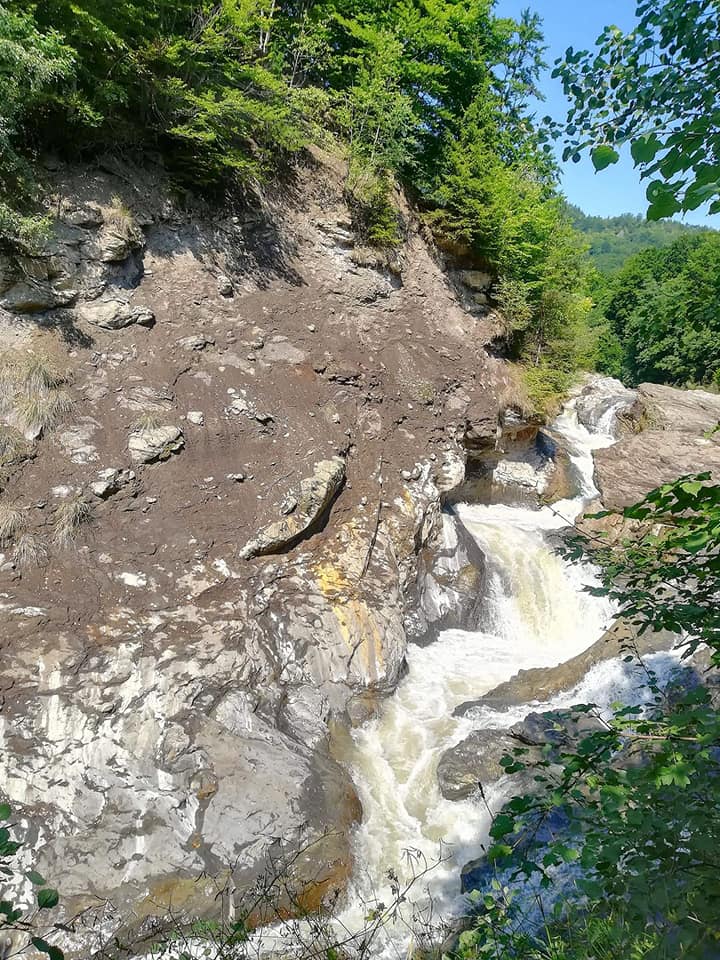 Putna Waterfall