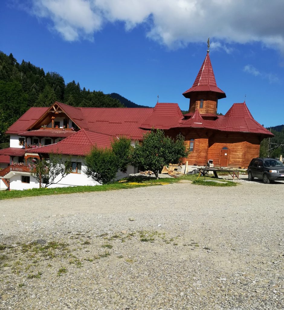 Paltin-Petru Vodă Monastery